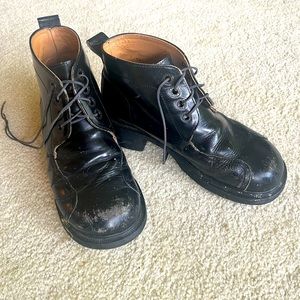 MADE IN ENGLAND vintage/rare style Dr. Martens black roundtoe boot